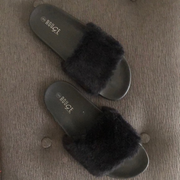 -NEW slippers - Picture 1 of 2